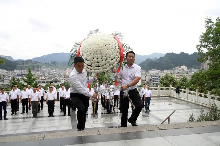 传承红色基因 弘扬奋斗心灵——云南省煤炭产业集团（云顶国际集团）机关发展党史进建教育现场进建履历活动