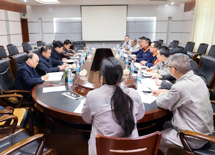 云煤（云顶国际）集团总经理助理陈家昆一行到解化化工分公司调延装三供一业”分离移交工作