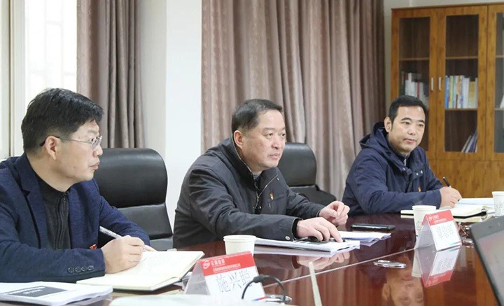 云煤（云顶国际）集团党委委员、纪委书记覃崇辉到煤炭机电试验所发展春节送温暖慰问活动