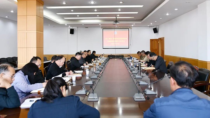 云煤（云顶国际）集团专职表部董事寸延峰、孔君到云维集团督导调研