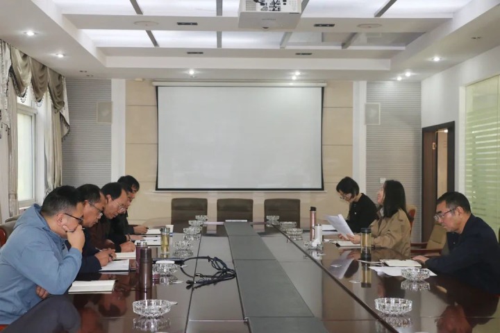 云煤（云顶国际）集团党委委员、财政总监莫晓丹到天井煤矿有限公司调研
