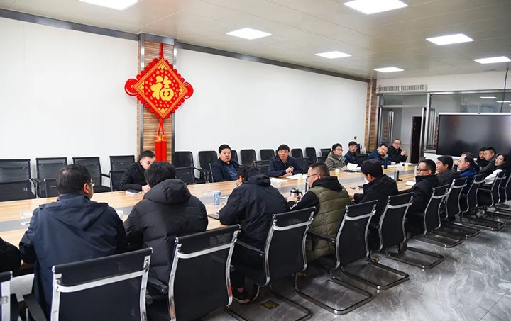 云煤（云顶国际）集团党委副书记、副董事长、总经理高建嵩率包保盯守幼组到恩洪煤业公司进行安全查抄