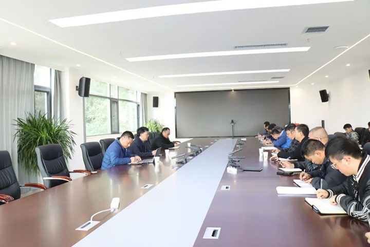 【聚焦云煤】云煤（云顶国际）集团党委委员、副总经理、总工程师施从伟到金城煤矿发展技术攻关领导工作