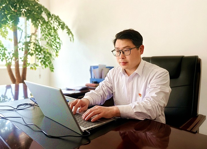 杨宁波.jpg 杨宁波.jpg