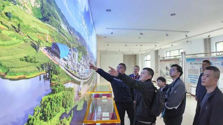 石油化工供销公司与前锋化工发展党建工作互换1.jpg 石油化工供销公司与前锋化工发展党建工作互换1.jpg